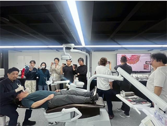 院長自身がインプラント指導を行う